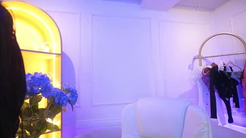 Elasummeer online show from 12-15-25, 11:47