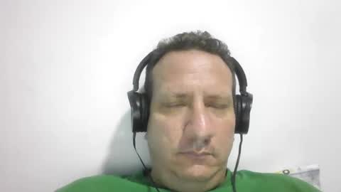 Snapshot of elcamello6 chatting on 07-11-26, 05:10 elcamello6 online show from 07-11-26, 05:10