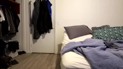 Snapshot of elckdog chatting on 01-26-25, 06:07 elckdog online show from 01-26-25, 06:07