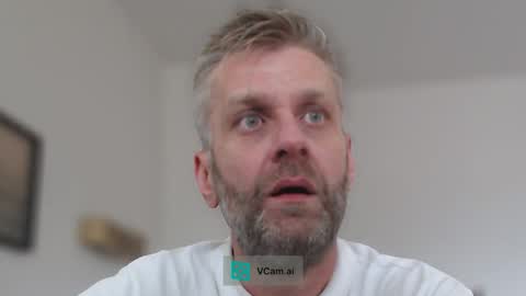 Snapshot of elculiador2207 chatting on 09-21-25, 06:15 Timm online show from 09-21-25, 06:15