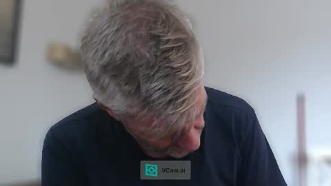 Snapshot of elculiador2207 chatting on 09-27-25, 10:09 Timm online show from 09-27-25, 10:09