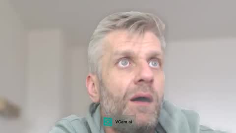 Snapshot of elculiador2207 chatting on 10-04-25, 10:46 Timm online show from 10-04-25, 10:46