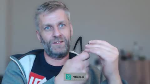 Snapshot of elculiador2207 chatting on 11-15-25, 06:55 Timm online show from 11-15-25, 06:55