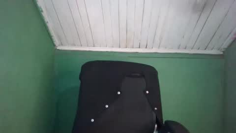 Snapshot of eldie69 chatting on 02-06-26, 10:29 eldie69 online show from 02-06-26, 10:29