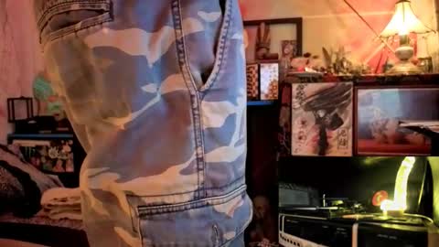 Sir Eleazar online show from 11-29-25, 05:32