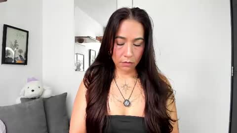 Snapshot of electra_hunt chatting on 06-08-26, 09:48 Electra- Please help me reach 100 likes online show from 06-08-26, 09:48