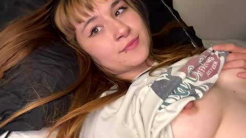 Snapshot of electra_kuznetsova chatting on 07-17-26, 02:40 Im Meleena online show from 07-17-26, 02:40