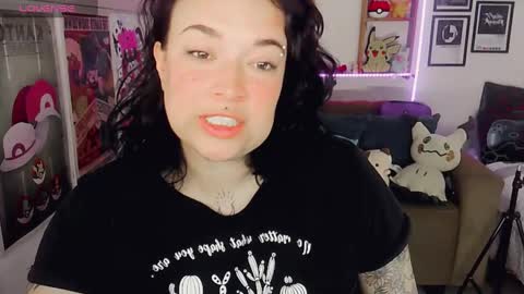 Snapshot of electricsapphire chatting on 10-21-25, 02:56 Alejandra online show from 10-21-25, 02:56