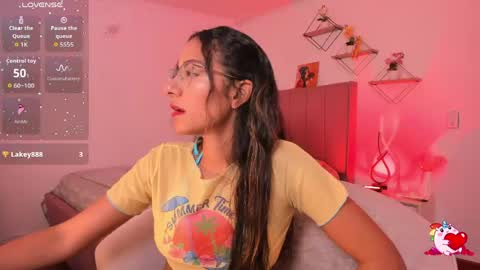 Snapshot of elegant_rouse chatting on 05-17-26, 07:43 Rouse online show from 05-17-26, 07:43