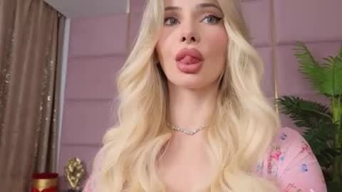 Eleine online show from 10-03-25, 08:50