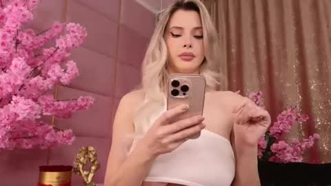 Eleine online show from 12-01-25, 09:20