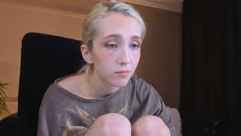 Elen  online show from 07-09-26, 05:33