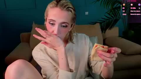 Elen  online show from 07-17-26, 05:47