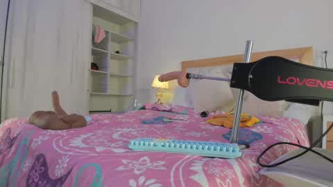 Elena online show from 12-16-25, 08:25