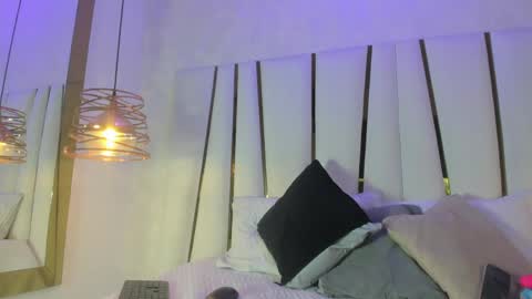 Elena online show from 04-24-26, 11:34