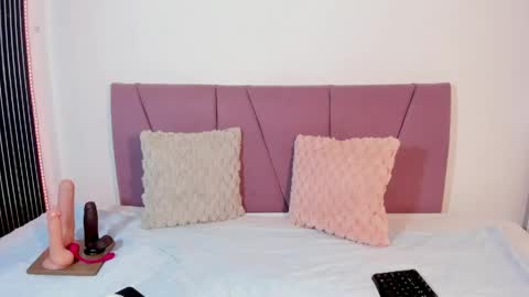 elena_wolff online show from 04-25-26, 07:44