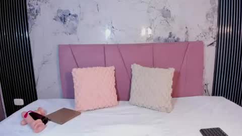 elena_wolff online show from 07-25-26, 11:30