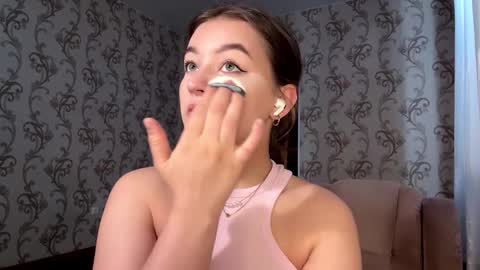 Mia online show from 03-15-26, 01:17