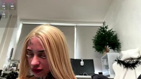 Mia online show from 04-09-26, 01:38