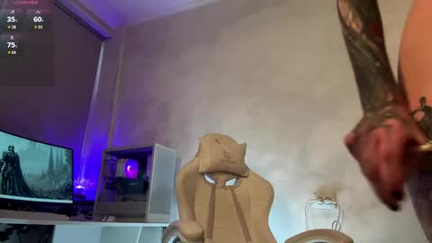 Mia online show from 04-28-26, 03:06