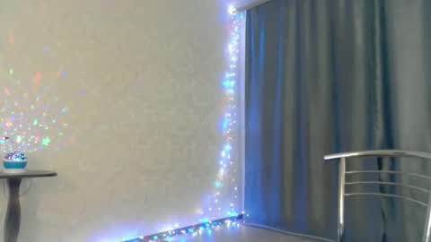 elenaza online show from 04-22-26, 08:32