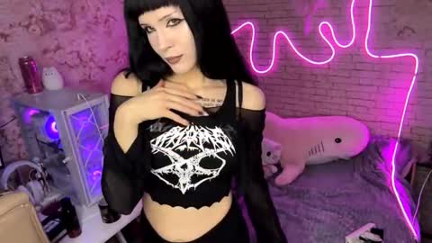 Snapshot of elenemiyose chatting on 03-13-26, 11:06 Kim online show from 03-13-26, 11:06