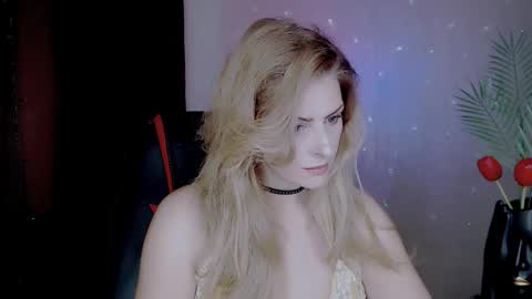 Elli online show from 10-09-25, 05:38