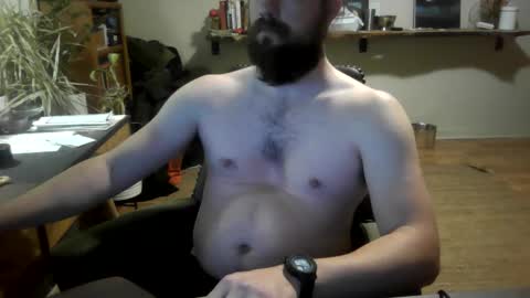 Snapshot of elephantfox chatting on 11-18-25, 06:29 fox online show from 11-18-25, 06:29