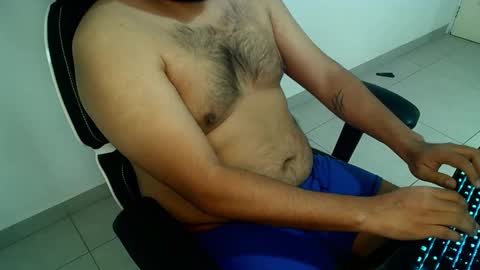 Snapshot of eleroy chatting on 11-11-25, 06:30 Wife is on the other room online show from 11-11-25, 06:30