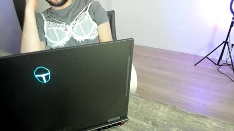 elf_cats online show from 12-16-25, 01:38