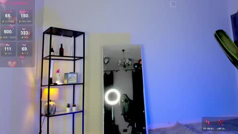 Elfie online show from 10-27-25, 06:39