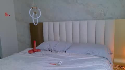 Eliana Bort online show from 04-24-26, 05:48