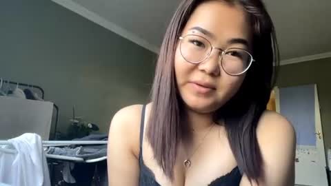 Snapshot of eliatrimmell chatting on 07-14-26, 01:50 Hiko online show from 07-14-26, 01:50