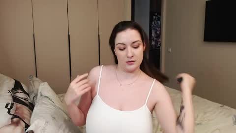 Elise online show from 05-31-26, 02:20