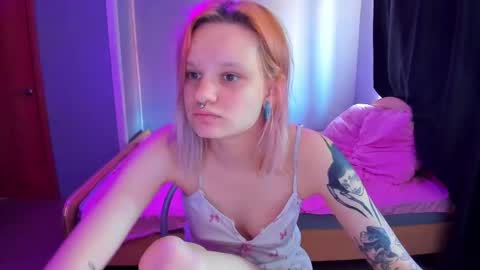 elieiza_xo online show from 03-18-26, 09:23