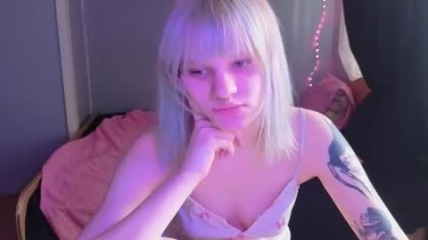 elieiza_xo online show from 04-07-26, 08:59