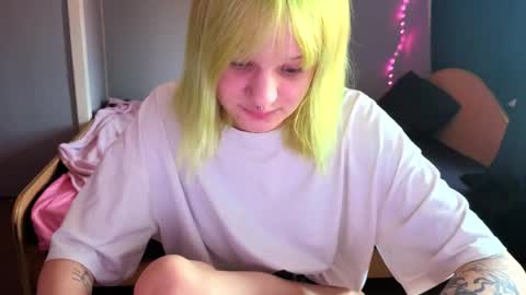 Snapshot of elieiza_xo chatting on 04-29-26, 09:13 elieiza_xo online show from 04-29-26, 09:13