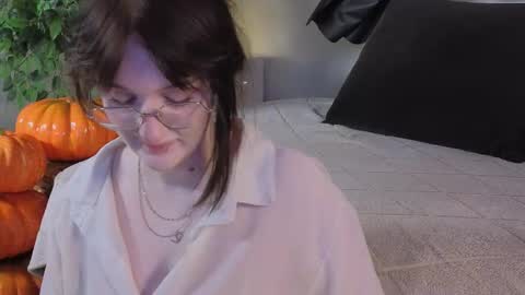 Ellie online show from 11-02-25, 05:21