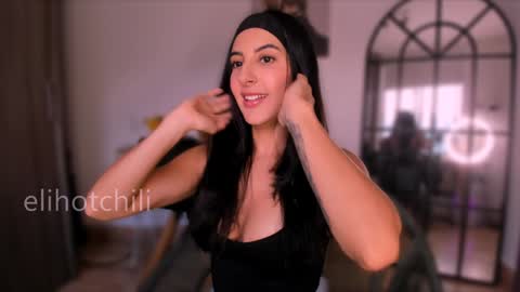 Snapshot of elihotchili chatting on 12-12-24, 10:31 Eli online show from 12-12-24, 10:31