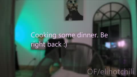 Snapshot of elihotchili chatting on 01-15-25, 01:34 Eli online show from 01-15-25, 01:34