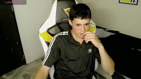 Snapshot of elii_797 chatting on 10-01-25, 03:29 bby-santy online show from 10-01-25, 03:29