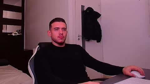 ElijahThorne online show from 12-22-25, 08:11