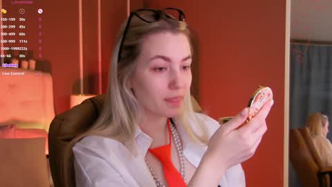 Snapshot of elina_nortas chatting on 02-04-25, 01:13 Elina online show from 02-04-25, 01:13