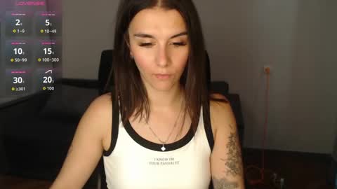 Snapshot of elina_posh chatting on 05-24-26, 10:53 Liza online show from 05-24-26, 10:53
