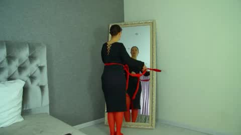 ElinaBellucci online show from 03-17-26, 04:28