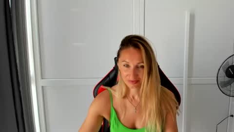 Milena online show from 06-29-26, 06:19