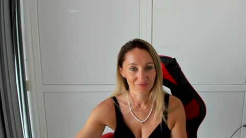 Milena online show from 07-20-26, 06:28
