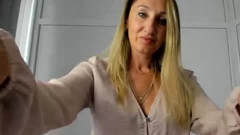 Milena online show from 07-21-26, 12:40