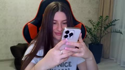 Elina online show from 11-15-25, 10:15