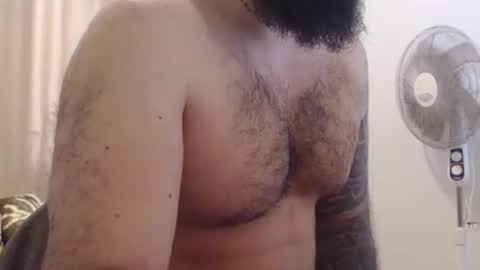 Snapshot of elis1992 chatting on 12-17-24, 10:44 elis online show from 12-17-24, 10:44